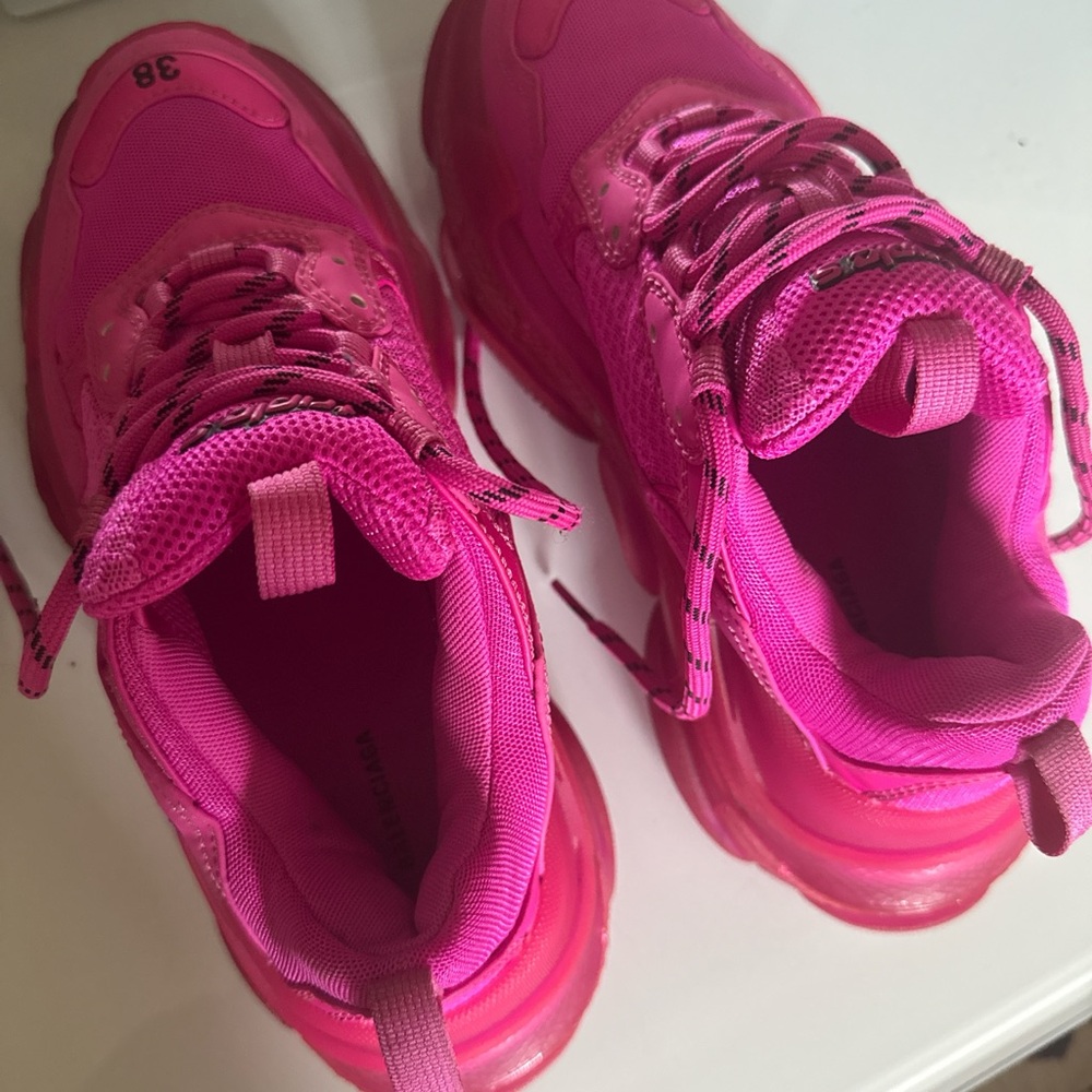 Triple S Balenciaga Pink Sneakers - Picture 3 of 3